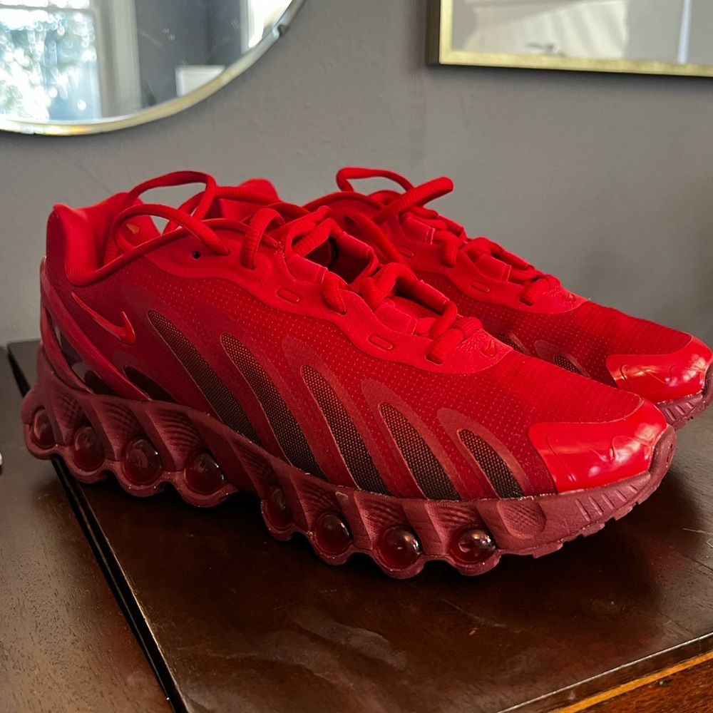Nike Air Vapormax Plus Red Sneakers - Picture 7 of 7